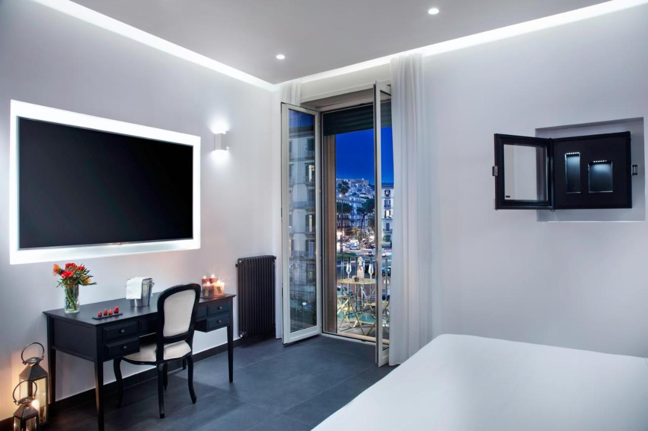 Le Stanze Del Barone Bed & Breakfast Napoli Ngoại thất bức ảnh