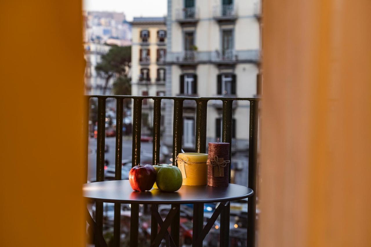 Le Stanze Del Barone Bed & Breakfast Napoli Ngoại thất bức ảnh